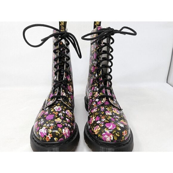 DR. MARTENS SIMONE 10 HOLE BLACK PINK ROSES FLORAL LEATHER SIZE 6 US NO INSOLE - Picture 2 of 7